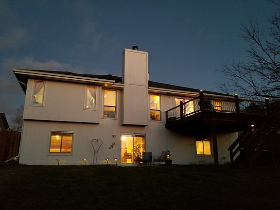 3rd image of 2116 N 152nd Cir