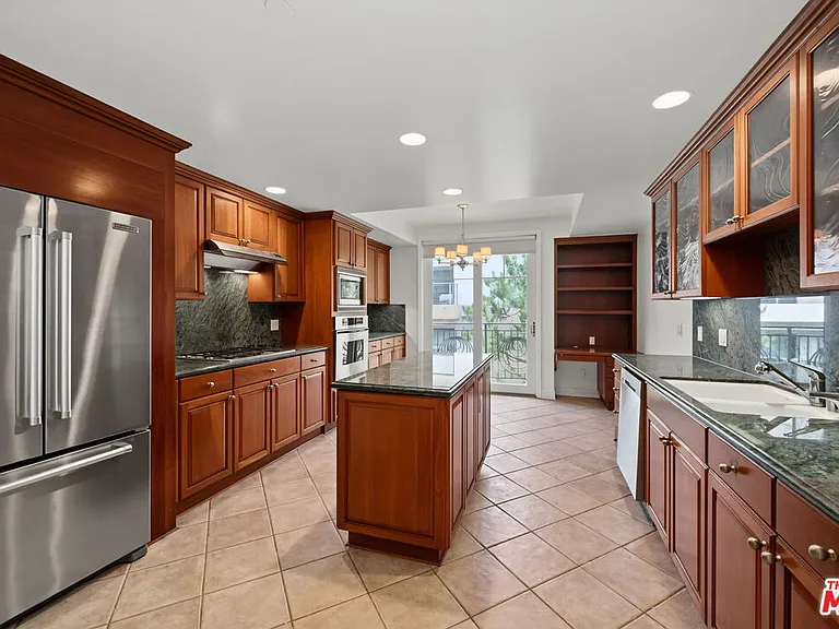 430 N Oakhurst Dr #Penthouse 406 — Photo 21