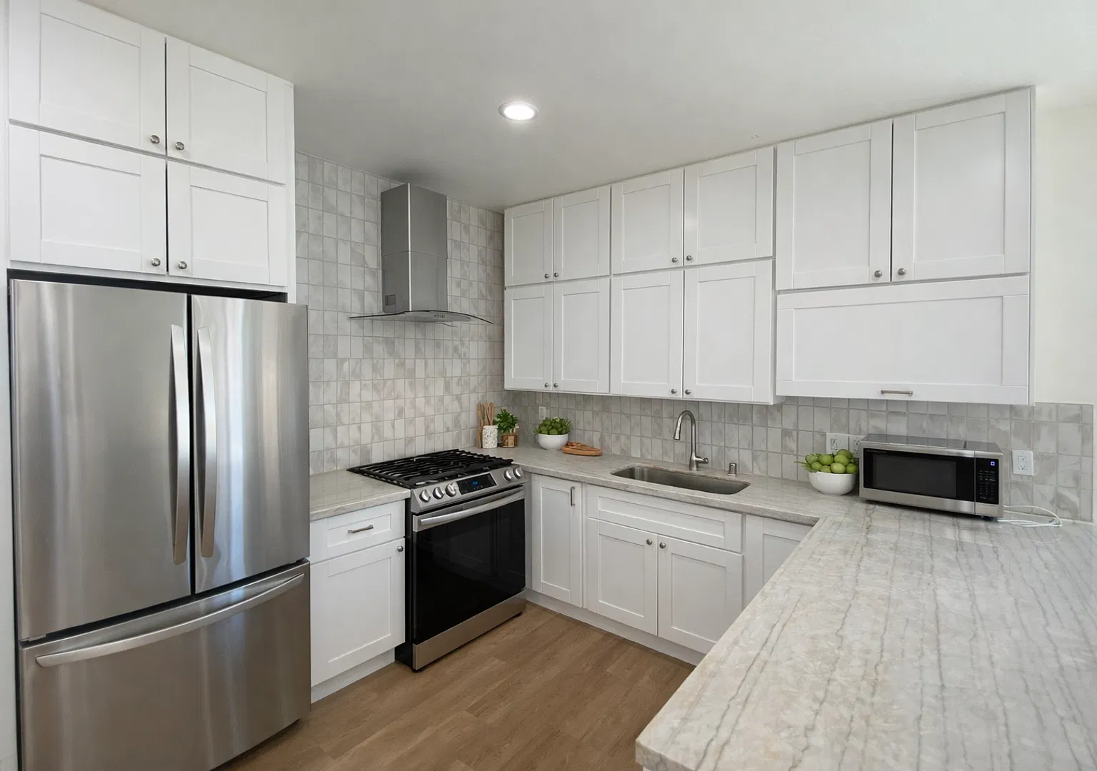 Newer Build! 4BD/2BA on 63rd — Photo 2