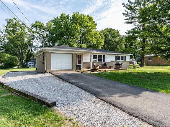 3rd image of 724 Louanne Ln