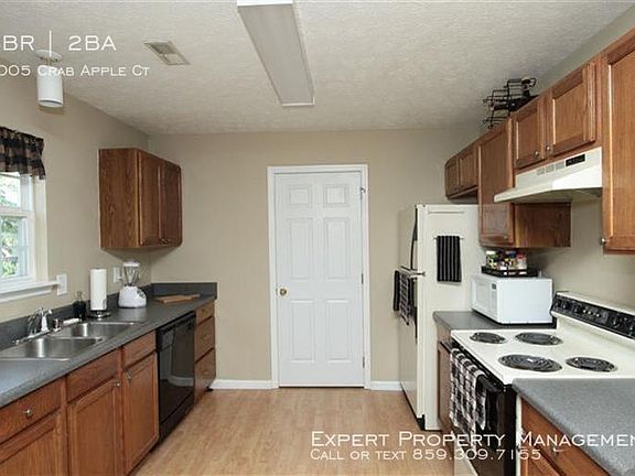3rd image of 3005 Crab Apple Ct