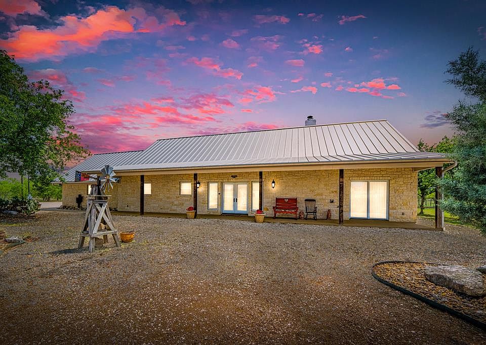 1st image of 210 Harvest Ln