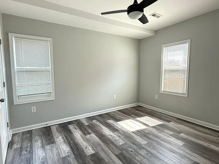 715 Somerset Pl NW — Photo 19