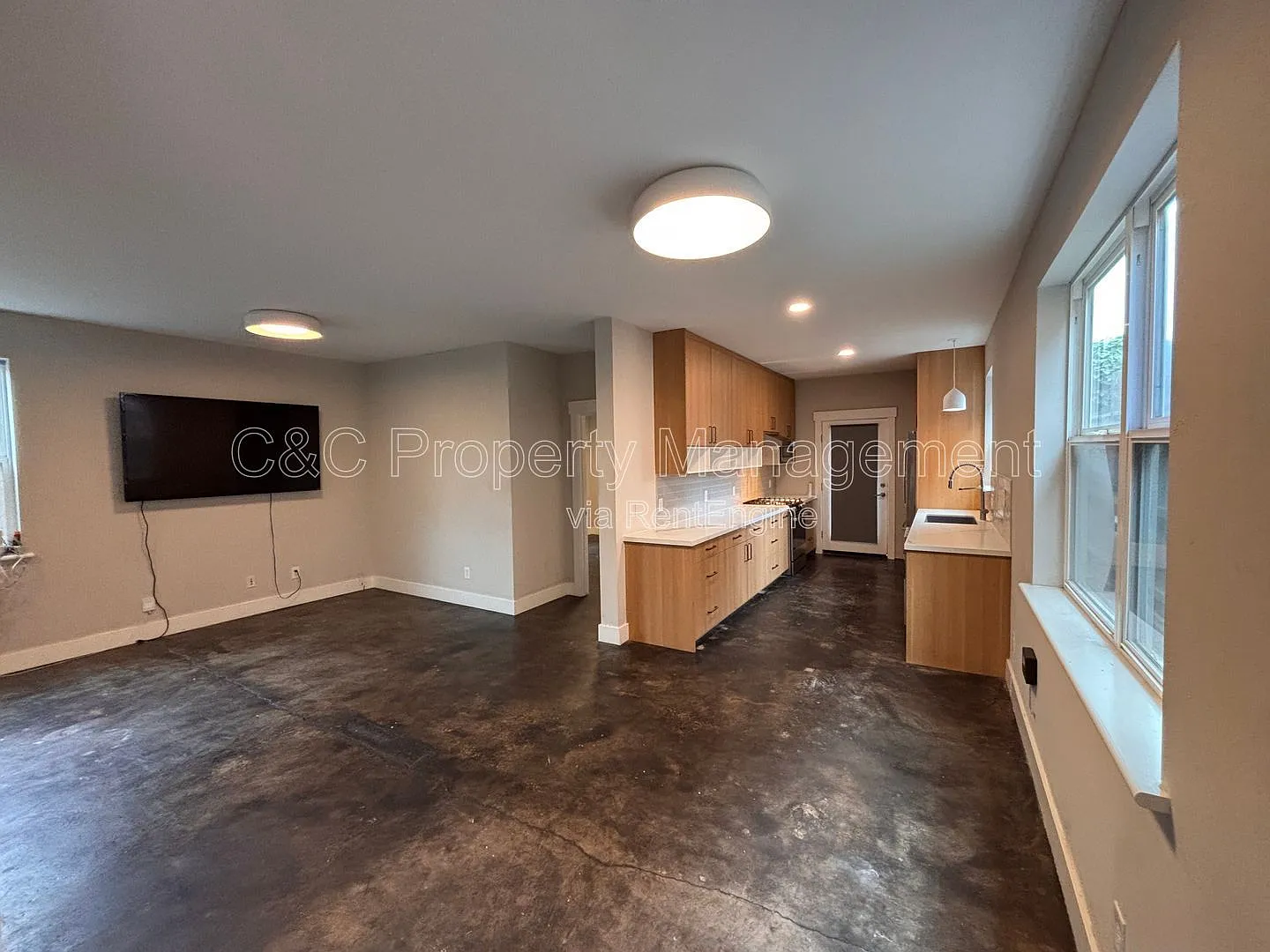 3 bed, 2.0 bath, 1498 sqft, $3,850 — Photo 2