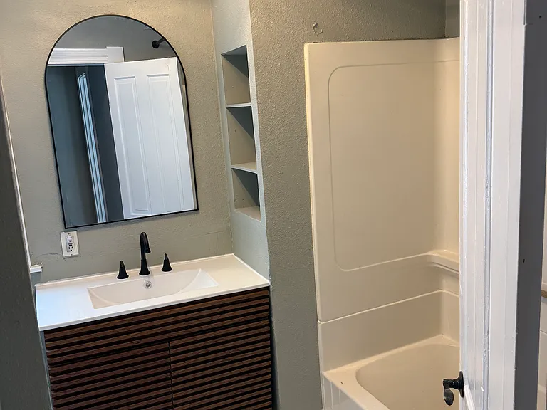 2405 Grand St NE #1 — Photo 12
