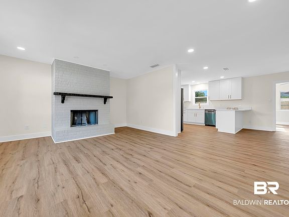 4th image of 29 Paddock Dr