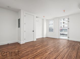 26-24 4th St #705A, Astoria, NY 11102
