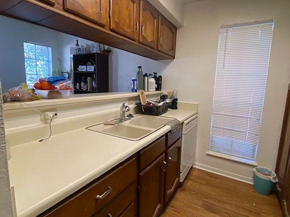 5th image of 605 W San Antonio St APT 3