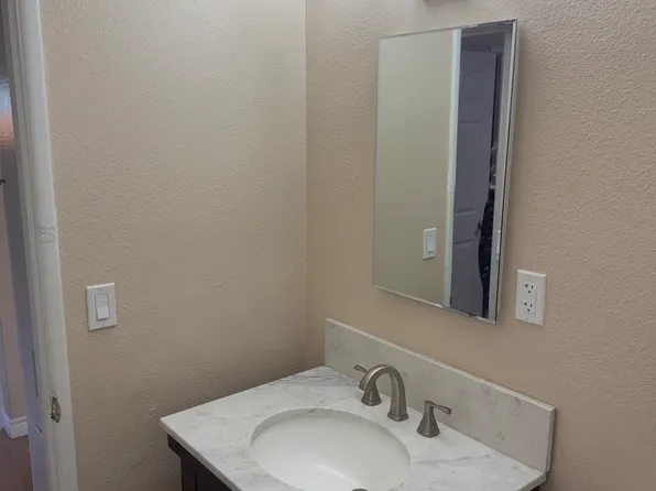 10623 Poplar St, Loma Linda, CA 92354