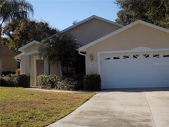 2nd image of 121 Twin Lakes Cir