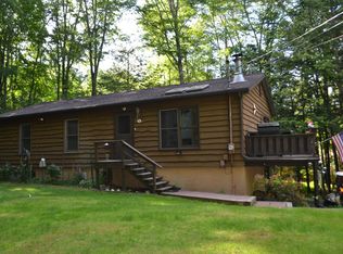 137 Deerfoot Rd, Lake Ariel, PA 18436