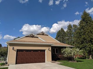 940 Summer St, Algonac, MI 48001
