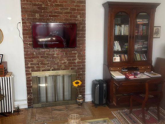 4th image of 123 2nd St #1R