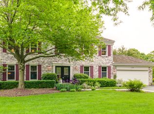 728 Stonegate Rd, Libertyville, IL 60048