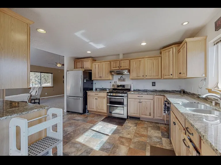 15 Rocky Ranch Rd — Photo 11