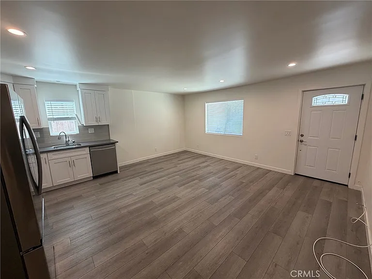 3133 E 4th St — Photo 3