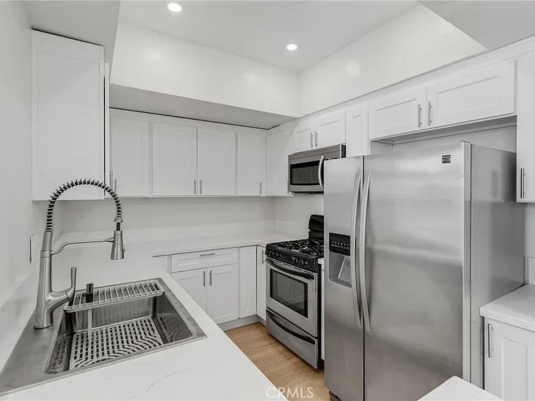 5142 Zelzah Ave #25 — Photo 7