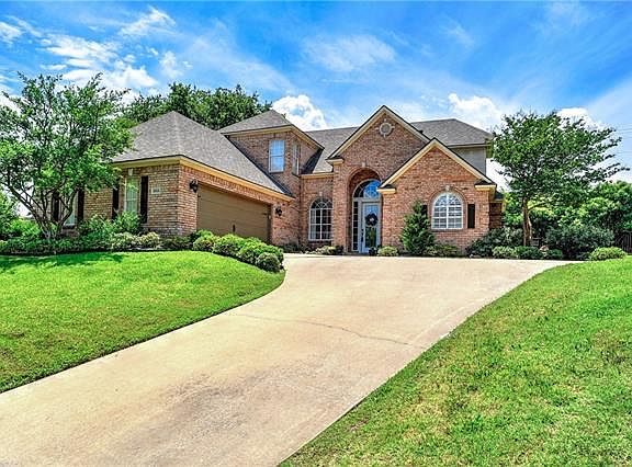2nd image of 2625 Fair Oaks Cir