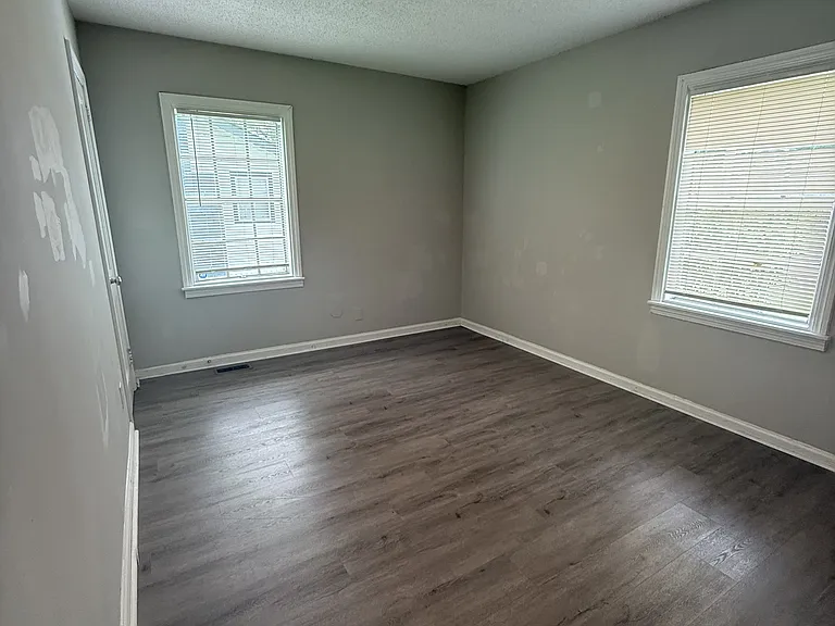 5219 Court Q — Photo 8