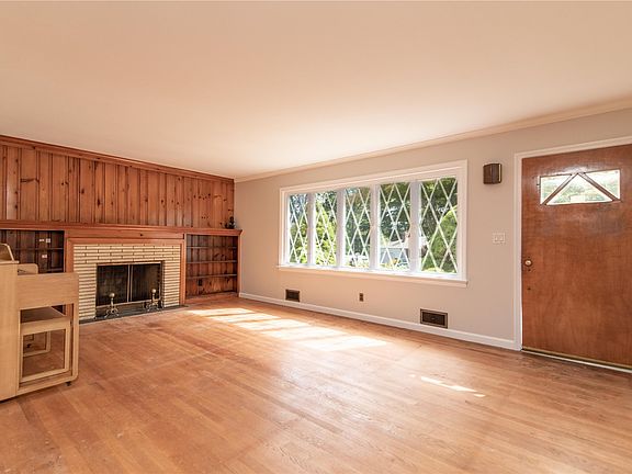 3rd image of 28 Marion St