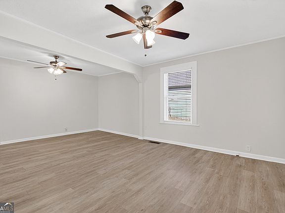 5th image of 246 Spring St