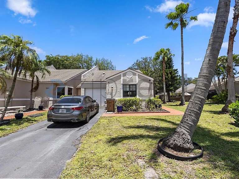5140 NW 11th Dr — Photo 34