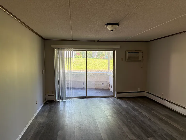 329 Geneva Ave N #101 — Photo 8