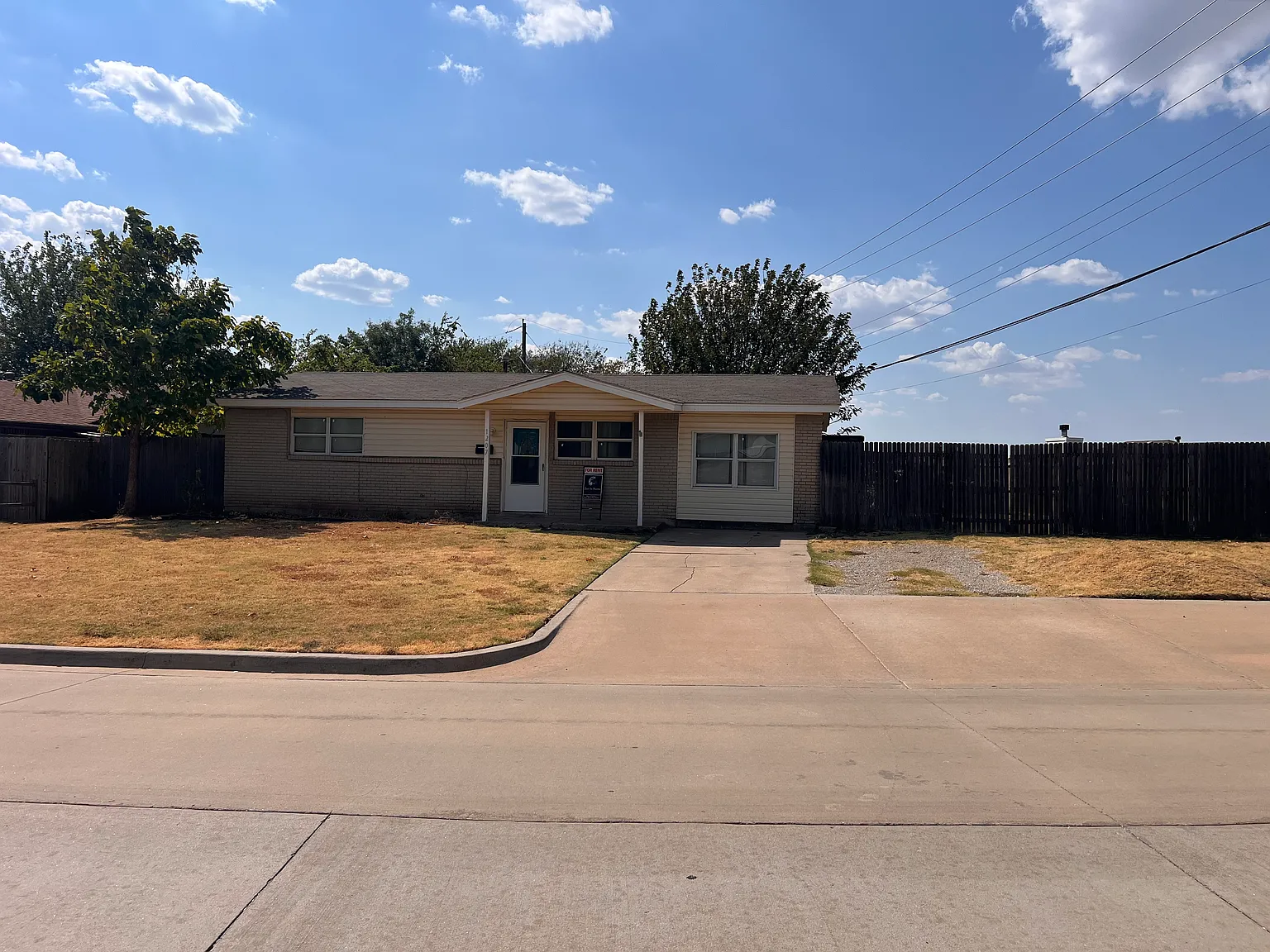 3 bed, 1275 sqft, $1,300 — Photo 2