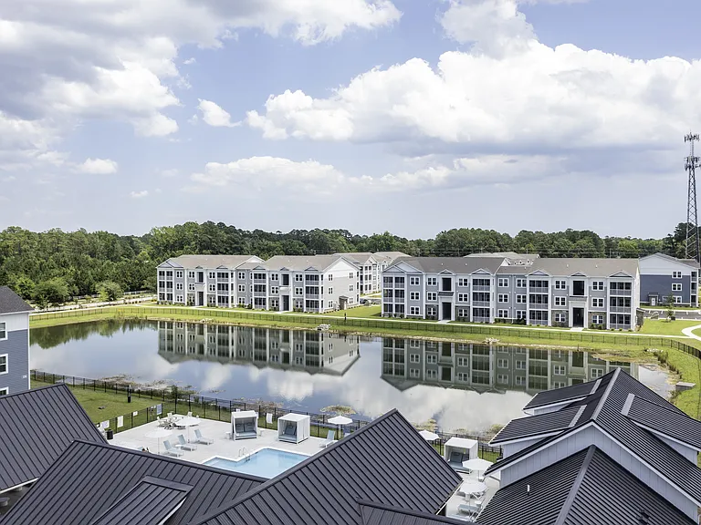 Anchor Pointe Apartments — Photo 33