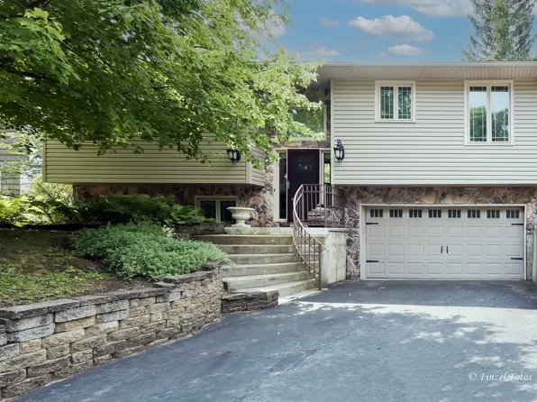 8609 Alden Rd, Wonder Lake, IL 60097