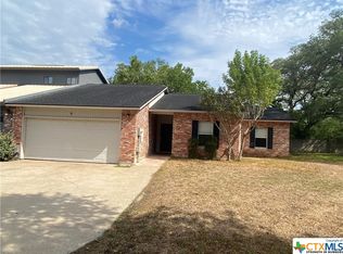 9 Shannon Court Dr, Cuero, TX 77954