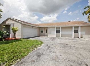 19461 NW 58th Ave, Hialeah, FL 33015
