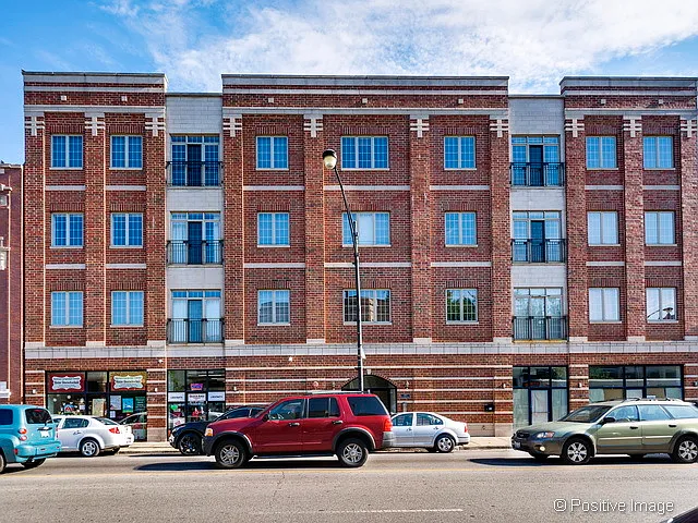1453 W Irving Park Rd #304 — Photo 2