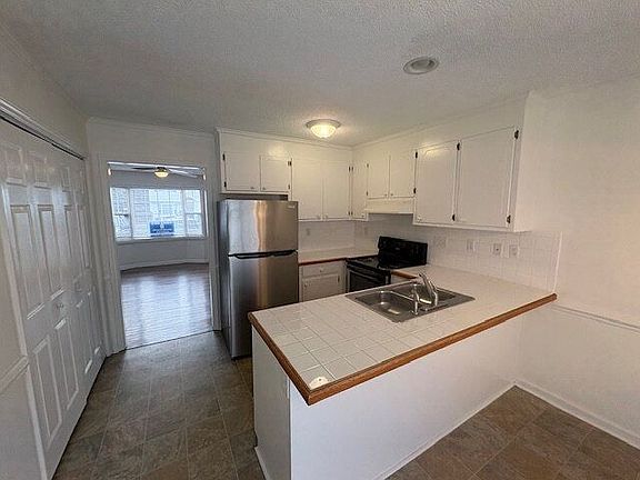 5th image of 3835 Sterling Pointe Dr #8-RR