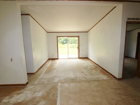 4th image of 51614 Downey St
