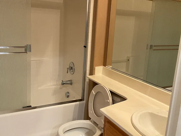 1022 Freedom Dr — Photo 2