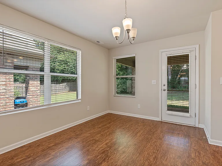 146 Tybee Dr — Photo 5