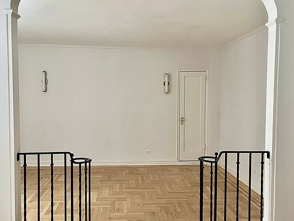 3rd image of 95 Park Ter E APT 1A