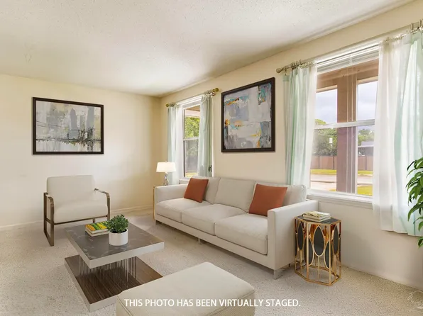 10863 Berryhill Rd, Pensacola, FL 32506