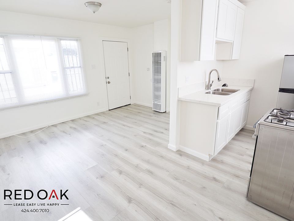 1st image of 536 W 48th St #544