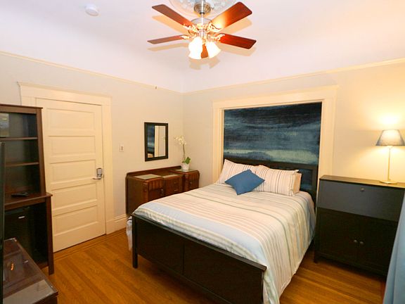 3rd image of 128 Fillmore St #B
