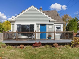 1560 Columbia Rd, Berkley, MI 48072