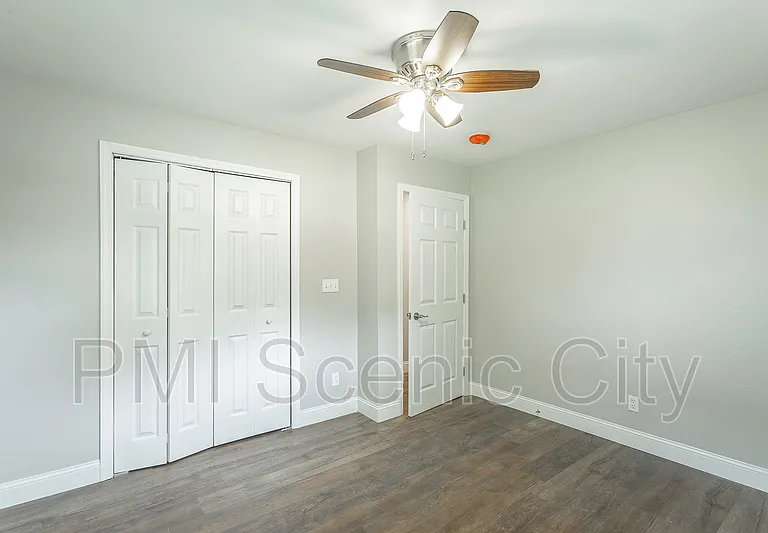 1375 Orbit Dr — Photo 20