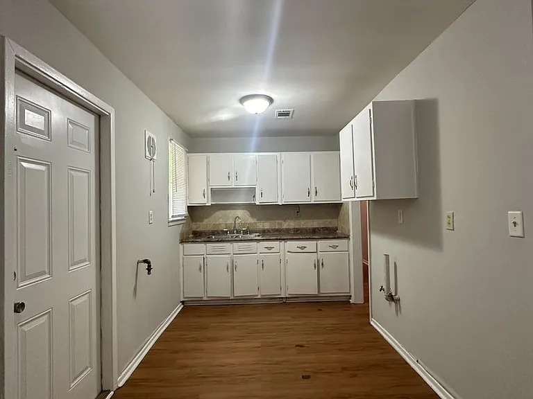 3510 Dundale Rd — Photo 9