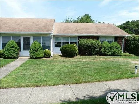 1201B Shetland Dr photo 1