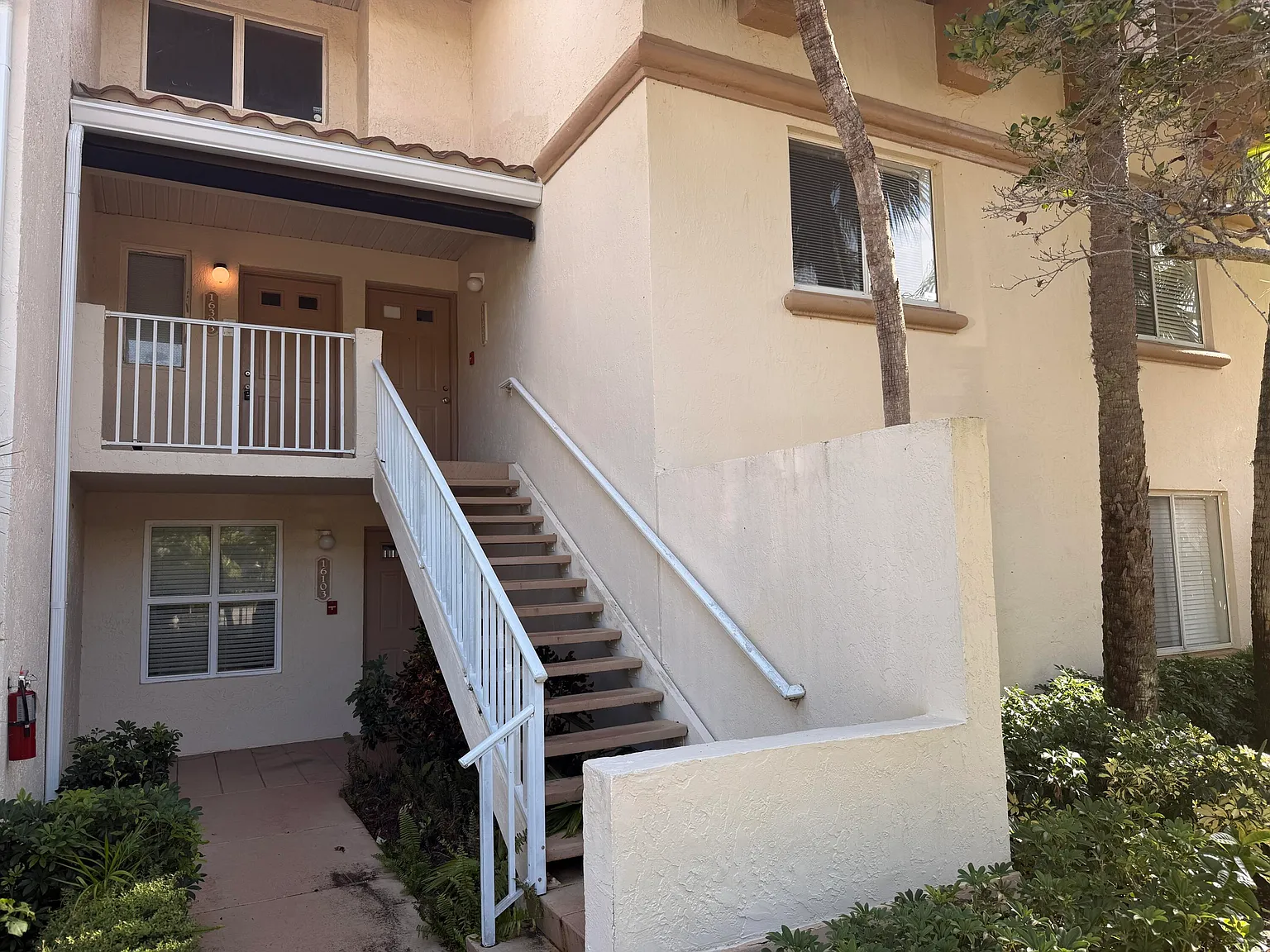 1 bed, 1.0 bath, 800 sqft, $1,700 — Photo 2