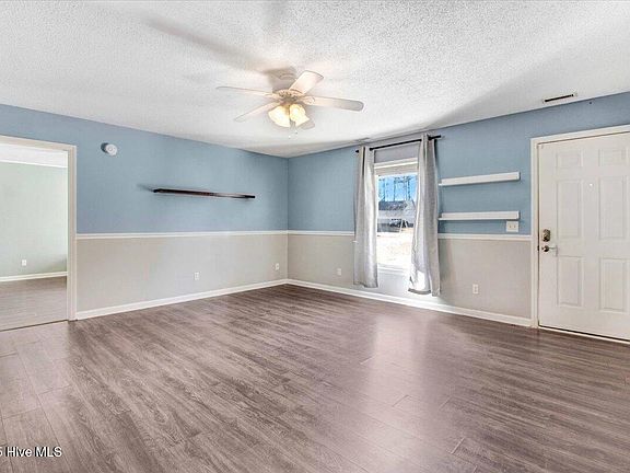 5th image of 315 Jeannine Drive