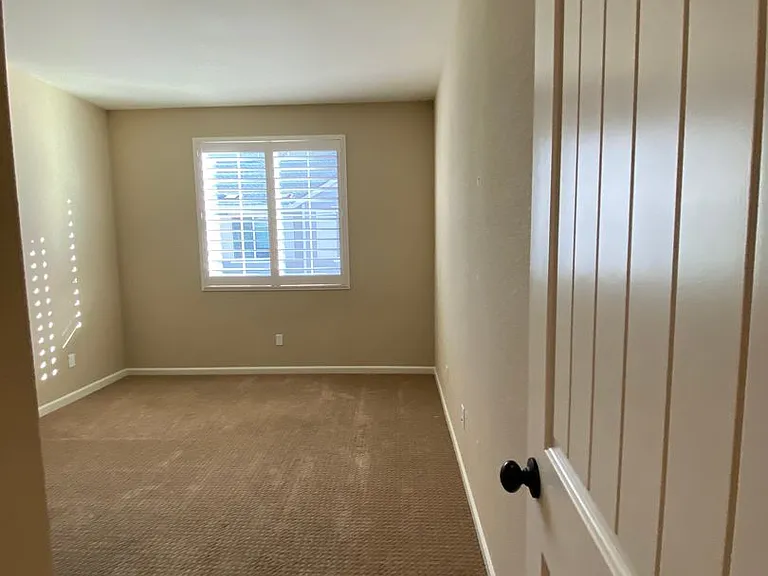 1053 Catalina Dr — Photo 11