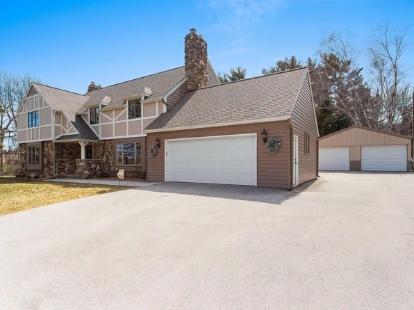 2276 Dollar Rd, De Pere, WI 54115