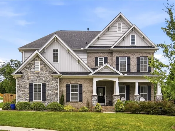528 Amos Garden Dr, Winston Salem, NC 27104